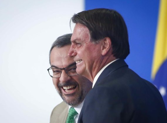 weintraub-e-bolsonaro-868x644-1-569x420